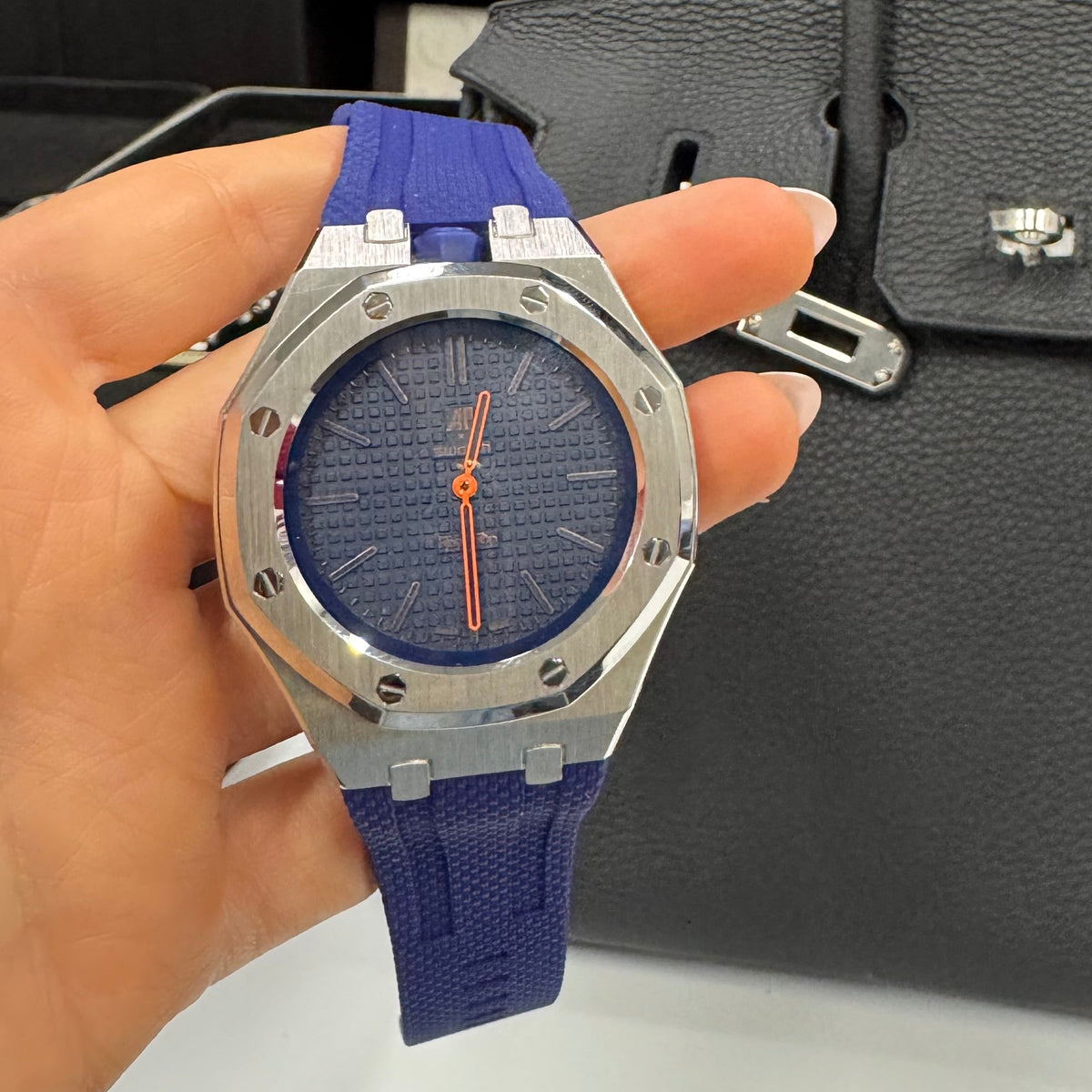 Stainless Steel Case & Rubber Strap | 12:00 Crown | Navy Blue