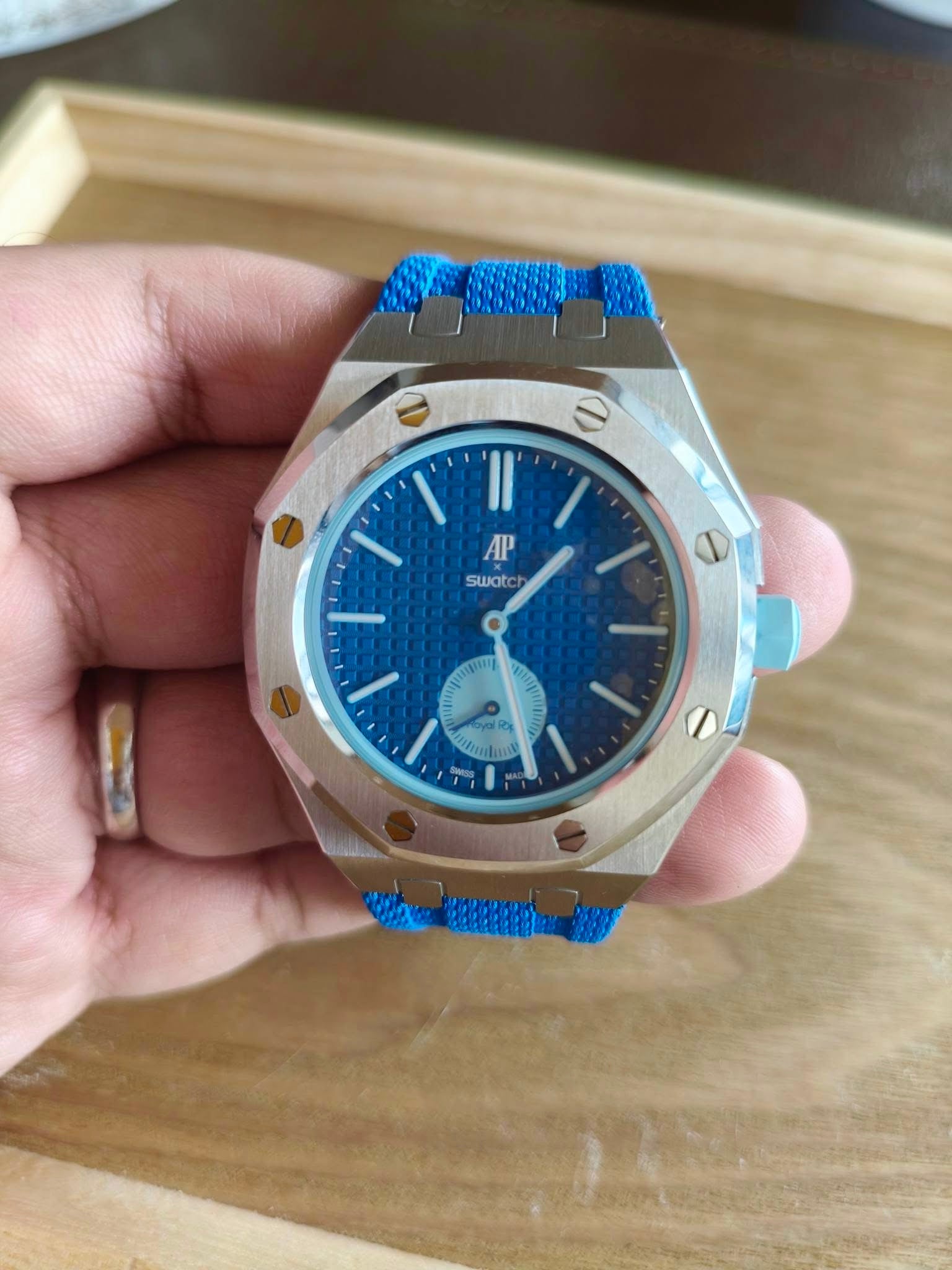Stainless Steel Case & Rubber Strap | 3:00 Crown | Blue
