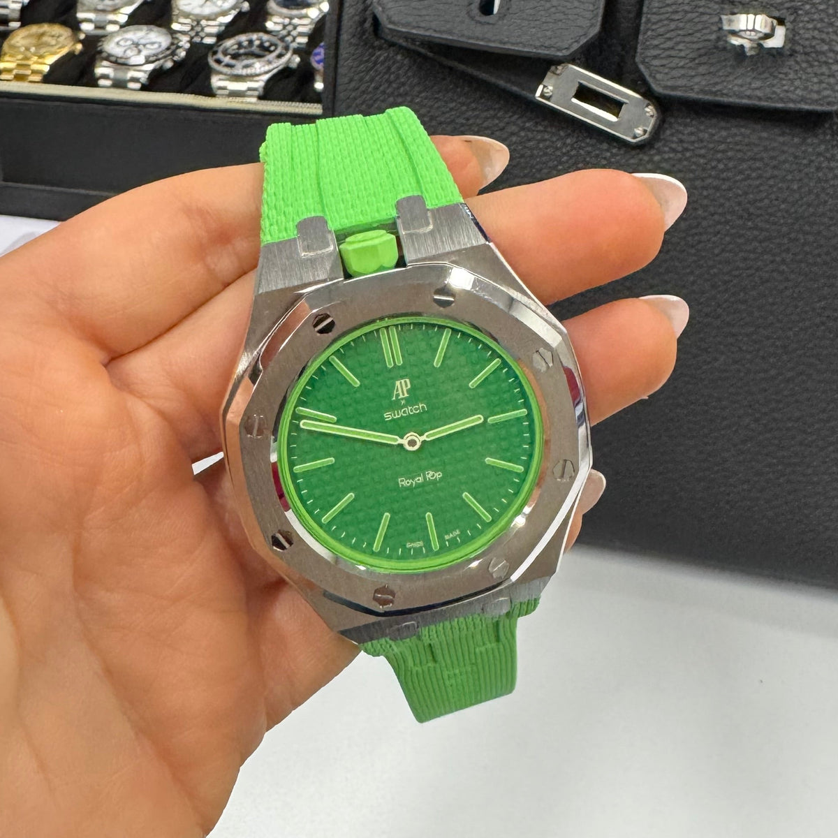 Stainless Steel Case & Rubber Strap | 12:00 Crown | Green
