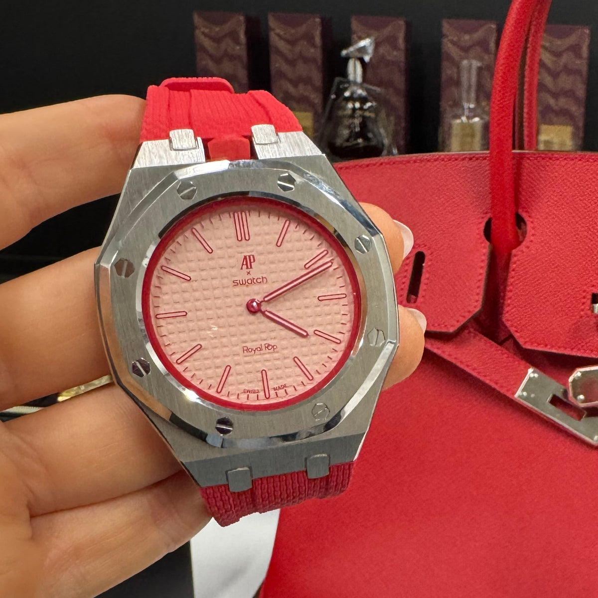Stainless Steel Case & Rubber Strap | 12:00 Crown | Red