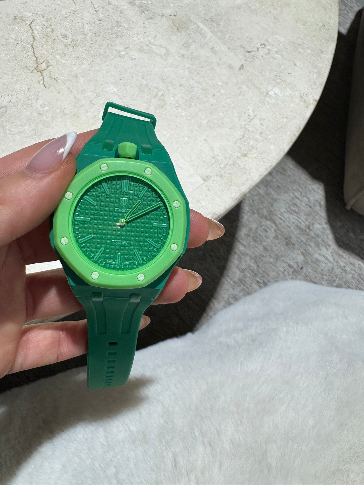Ceramic Case + Silicone Strap | 12:00 Crown | Green