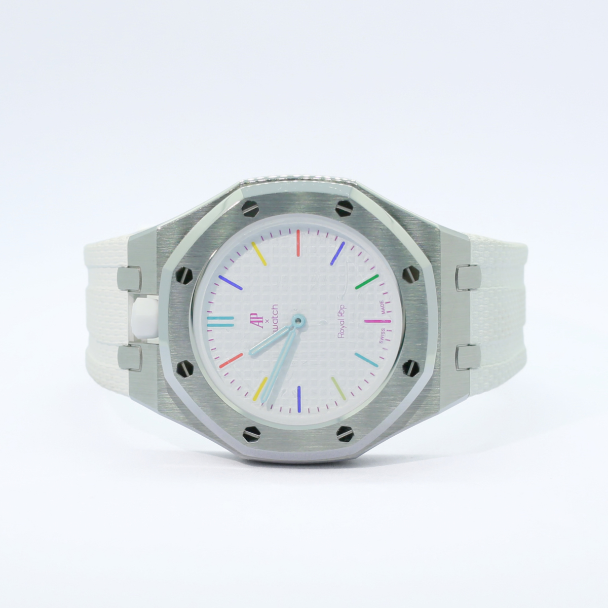 Stainless Steel Case & Rubber Strap | 12:00 Crown | White